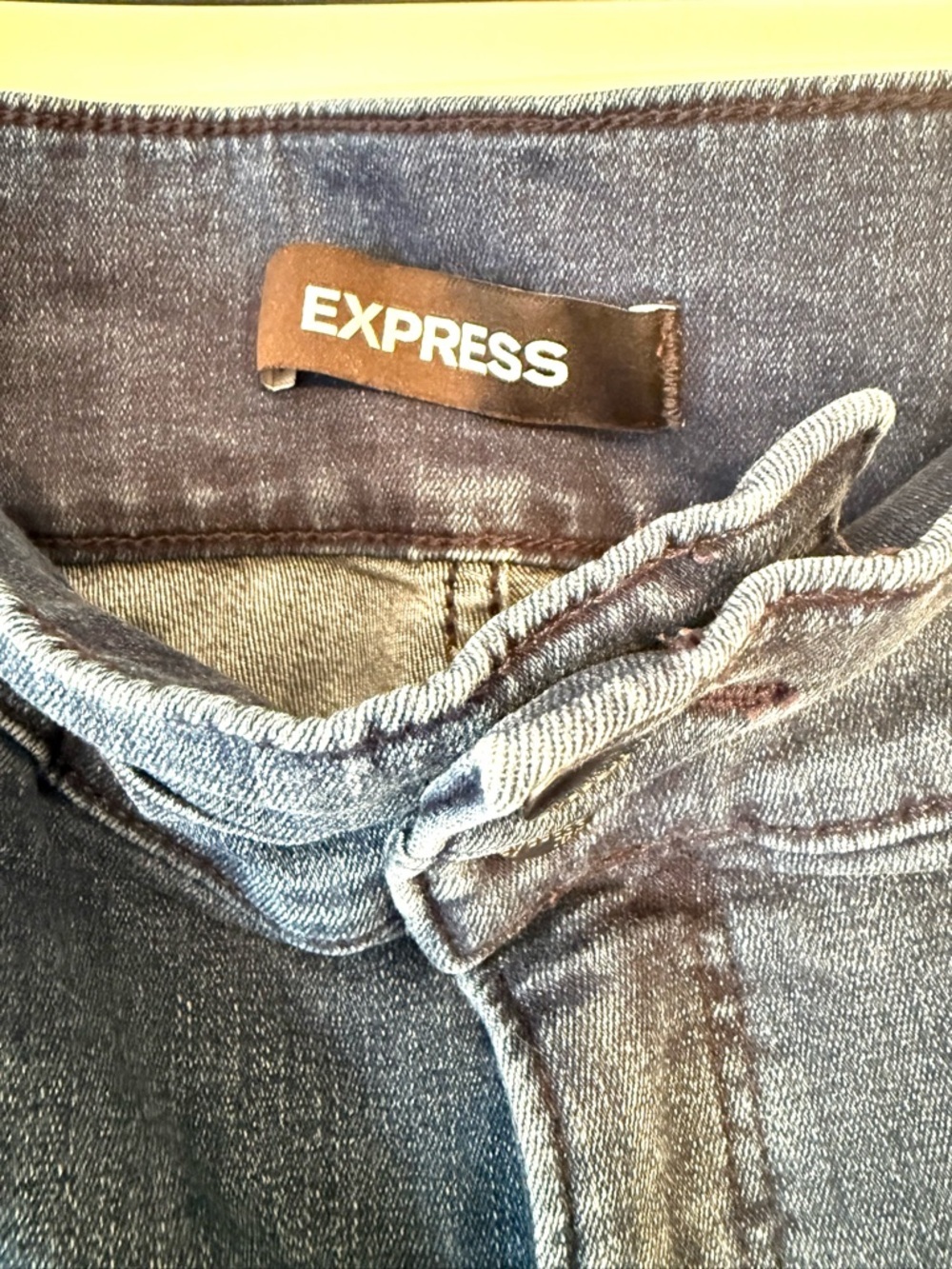 EXPRESS High Rise Super Skinny Jeans with Button Details Size 10 - Picture 4 of 5